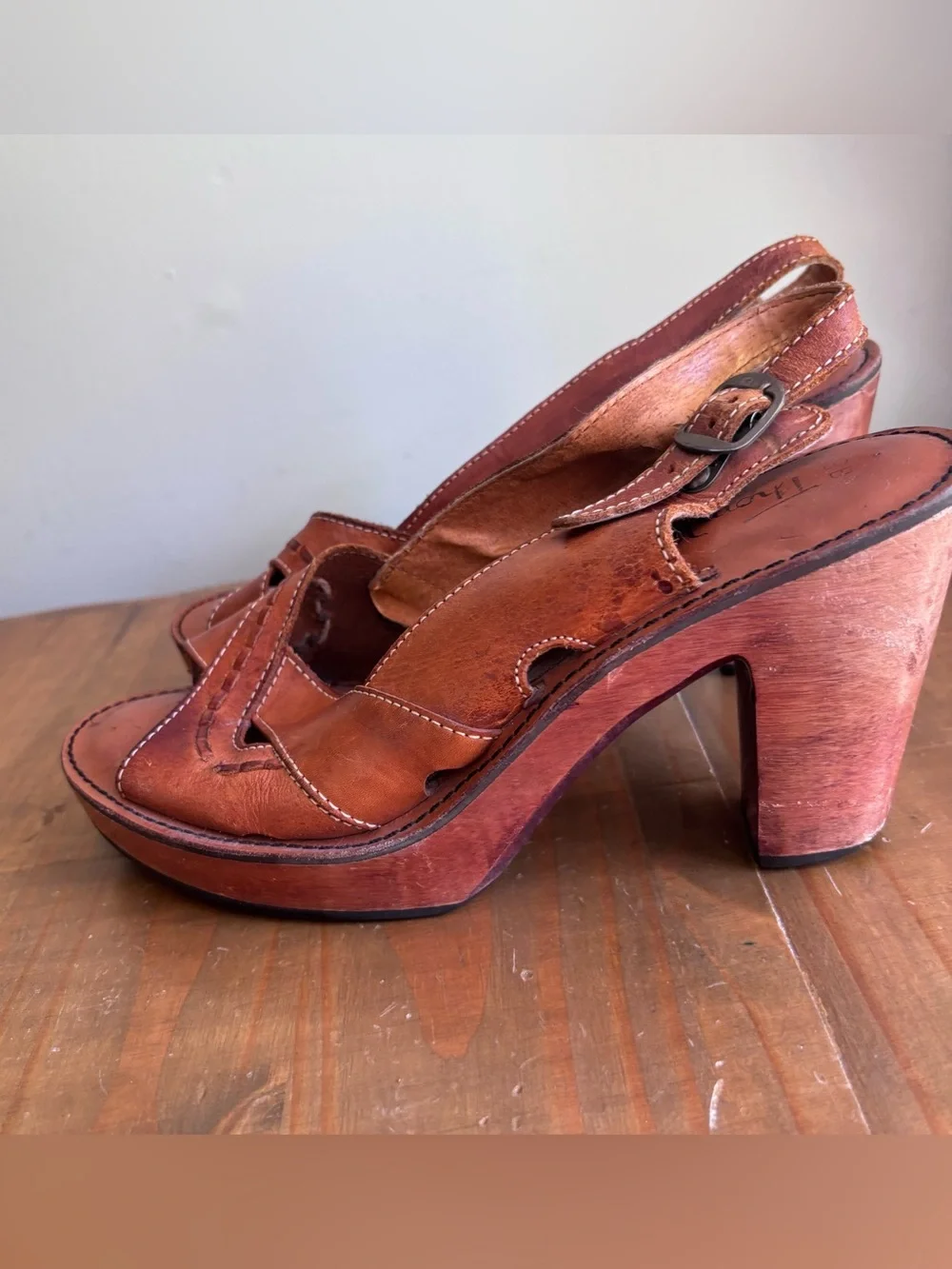 Vintage 1970s Thom McAn Redwood Platform Sandals-Brown Leather-Women's Size 9B